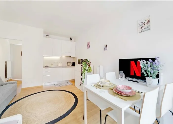 Violet 5 For 3 Guest -by Easylife Swiss Lugano